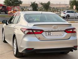 تۆیۆتا کامری